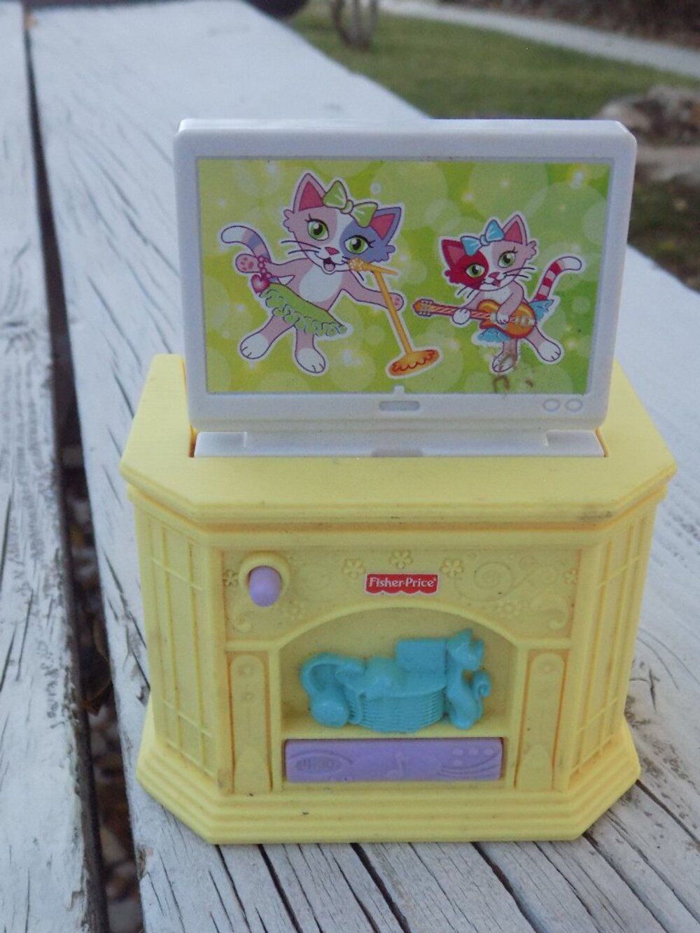 Fisher-Price Doll Furniture: Vintage, Yellow TV Stand with Cats WORKS